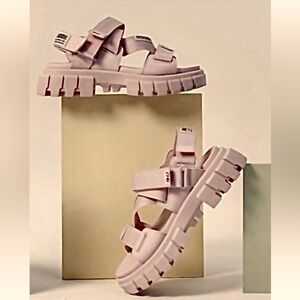 NWOB Palladium Pink VOLT Lug Sole Multiple Stap Sandals 9